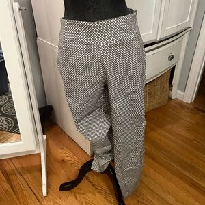 NY&CO 3 PANTS BUNDLE. BLACK NAVY AND PATTERNED